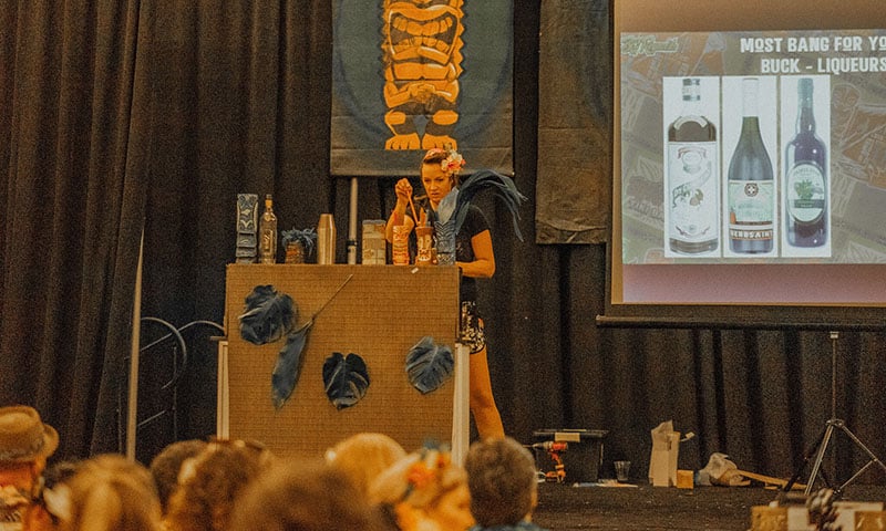 educational-seminar-tiki-oasis-event