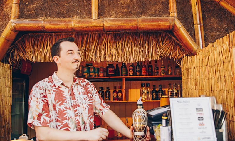 tiki-bar