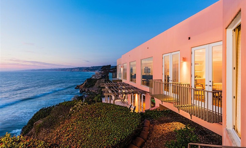 real-estate-torrey-pines-modern-home.jpg